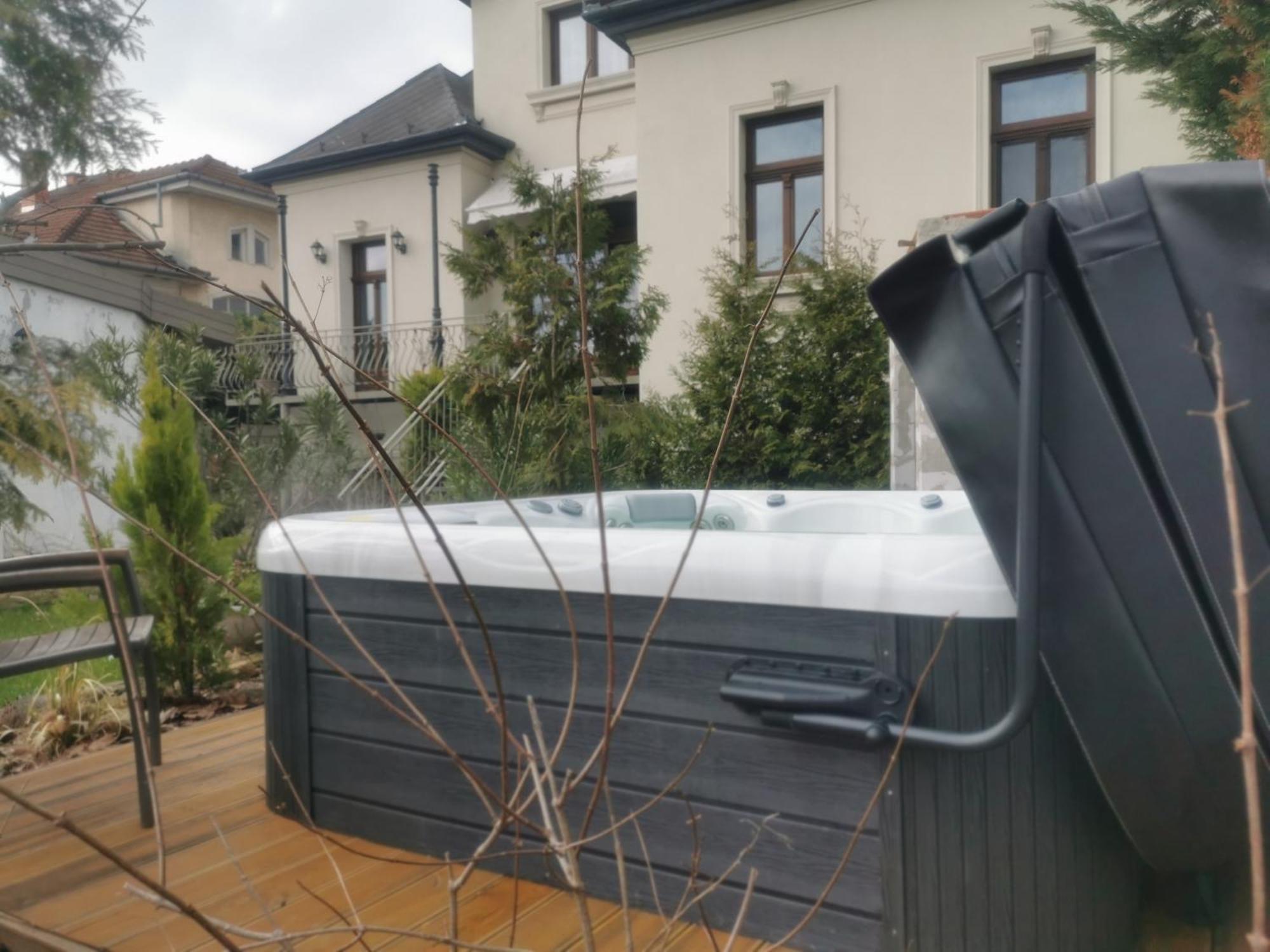 Kuria Apartman With Private Jacuzzi And Pool Budapest Extérieur photo
