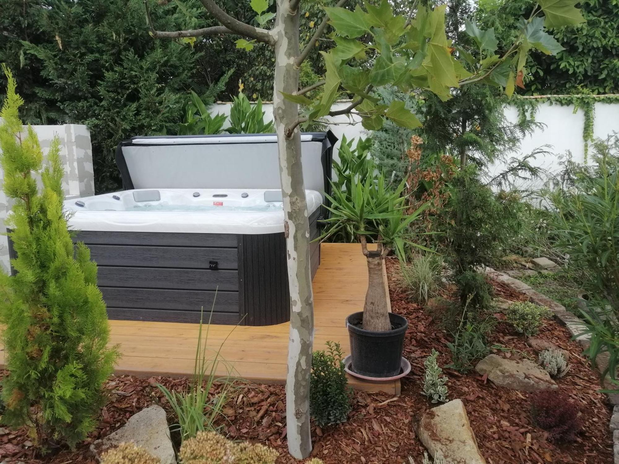 Kuria Apartman With Private Jacuzzi And Pool Budapest Extérieur photo