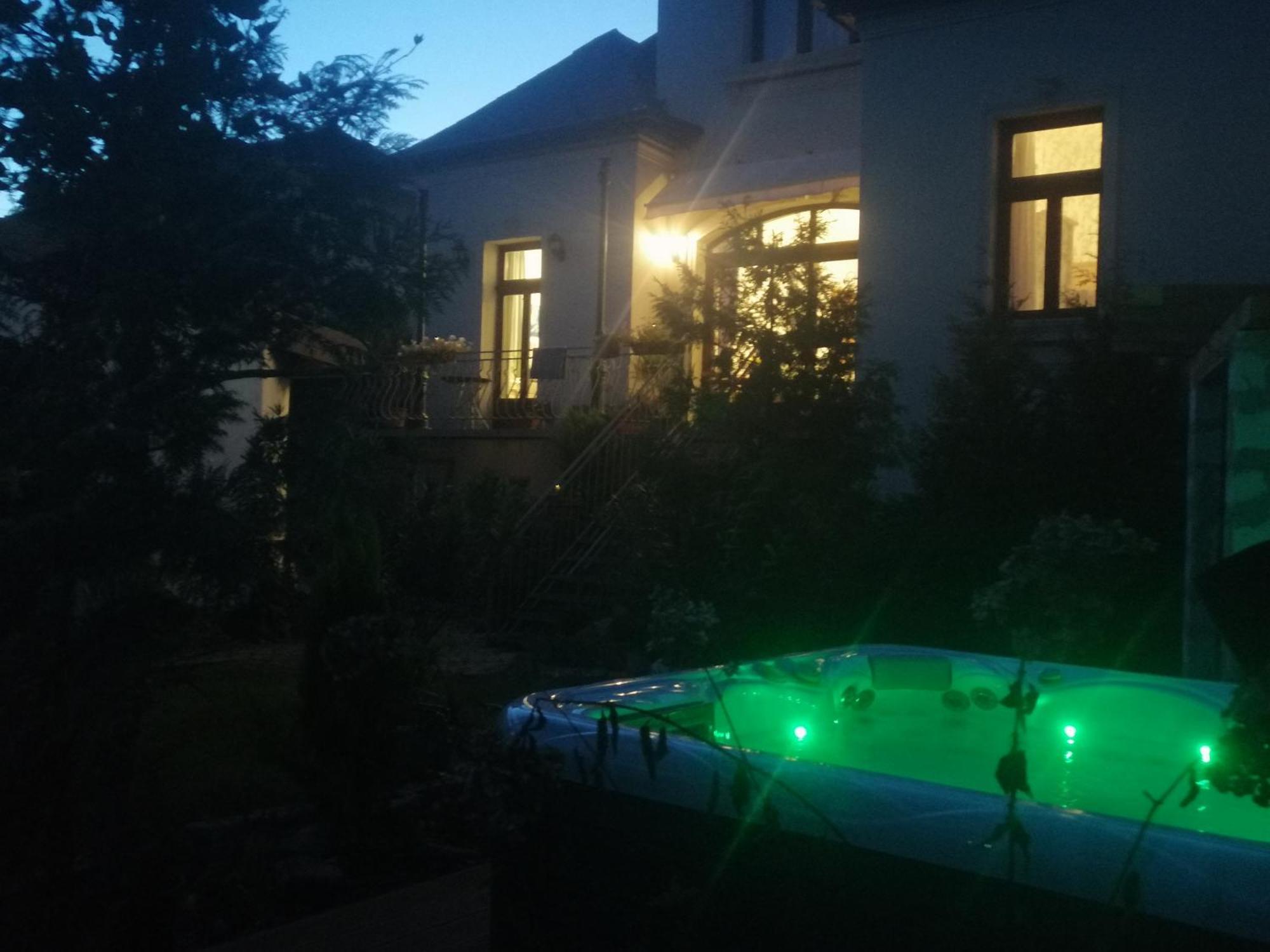 Kuria Apartman With Private Jacuzzi And Pool Budapest Extérieur photo