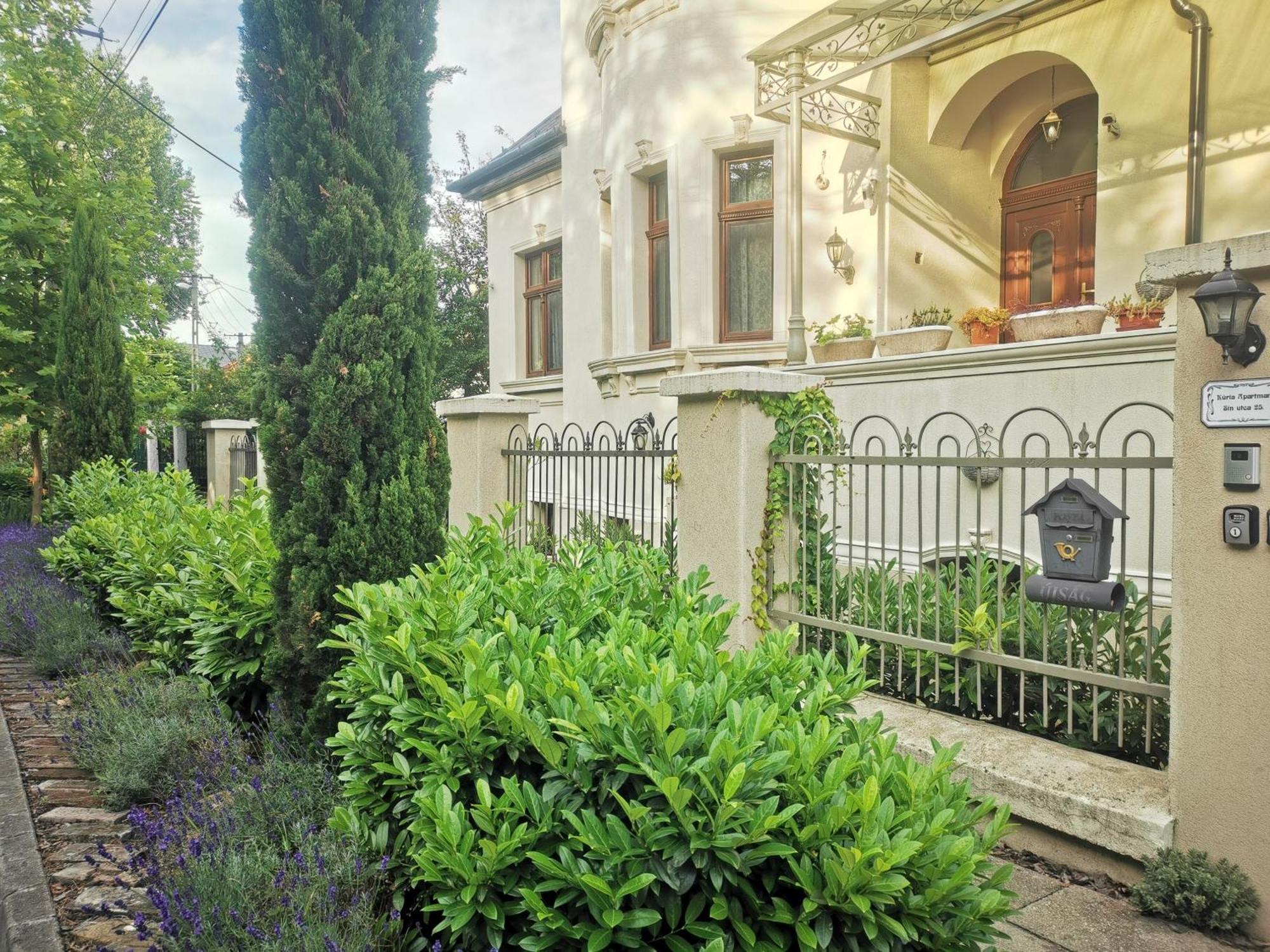 Kuria Apartman With Private Jacuzzi And Pool Budapest Extérieur photo