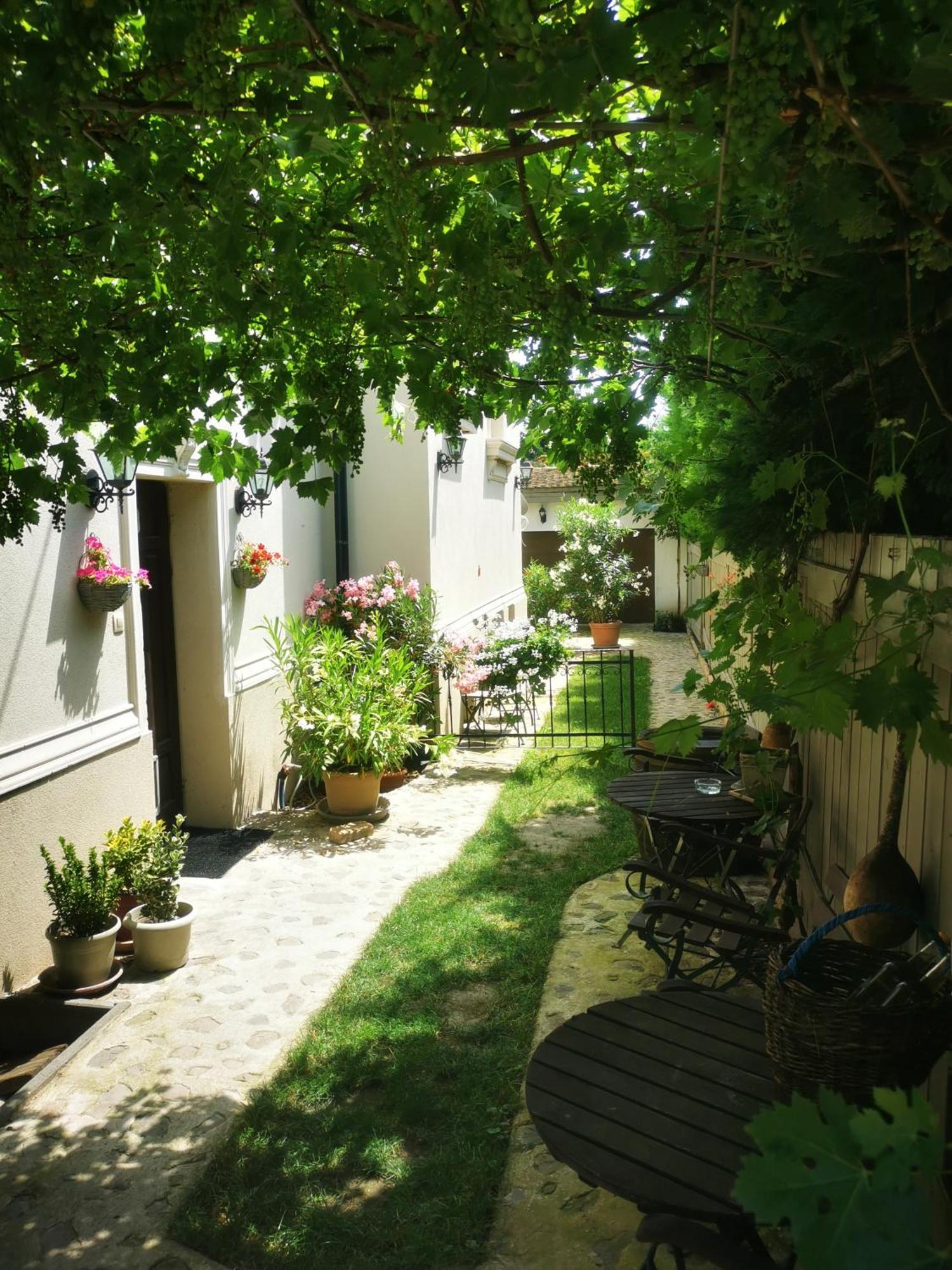 Kuria Apartman With Private Jacuzzi And Pool Budapest Extérieur photo
