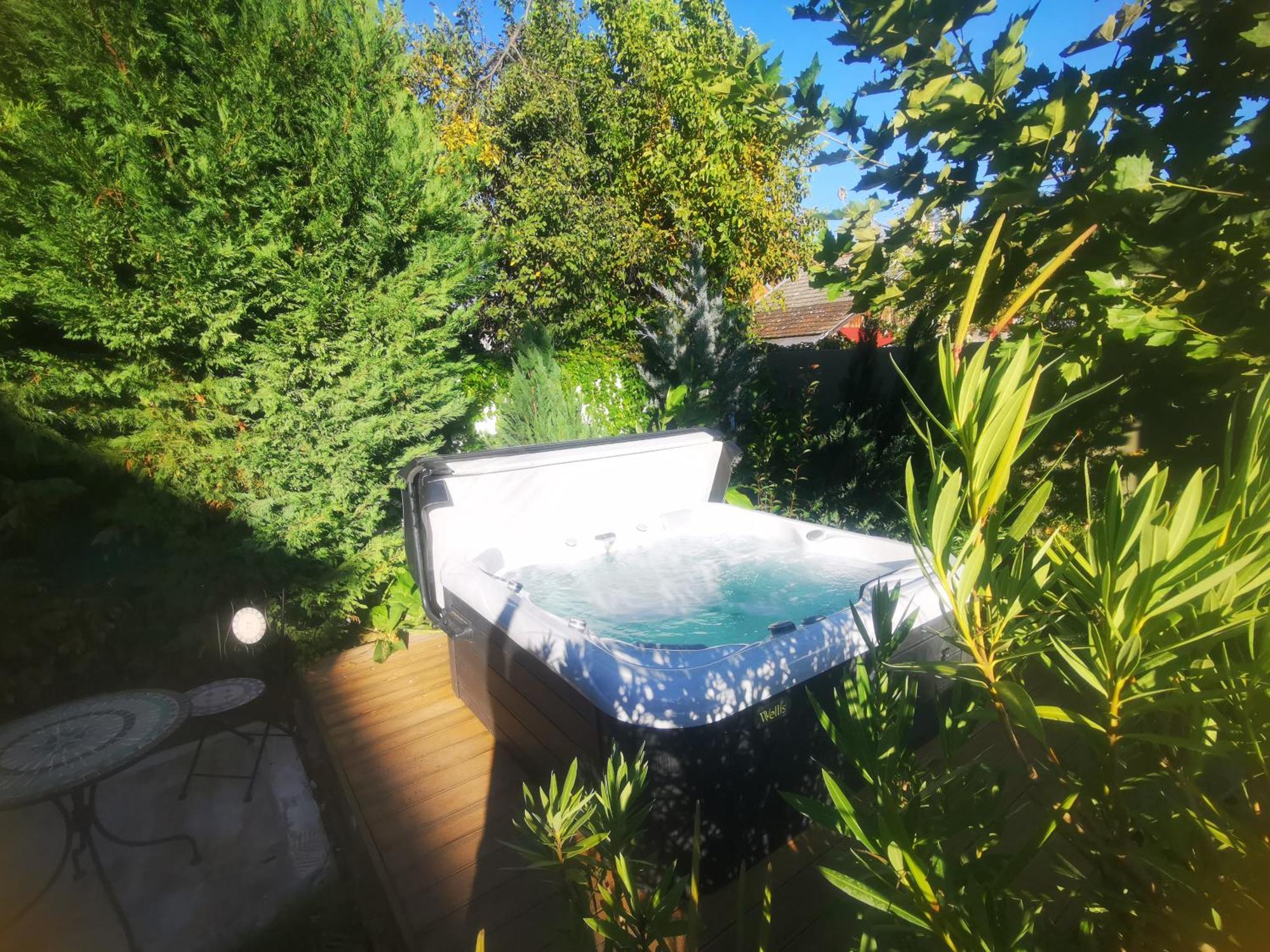Kuria Apartman With Private Jacuzzi And Pool Budapest Extérieur photo